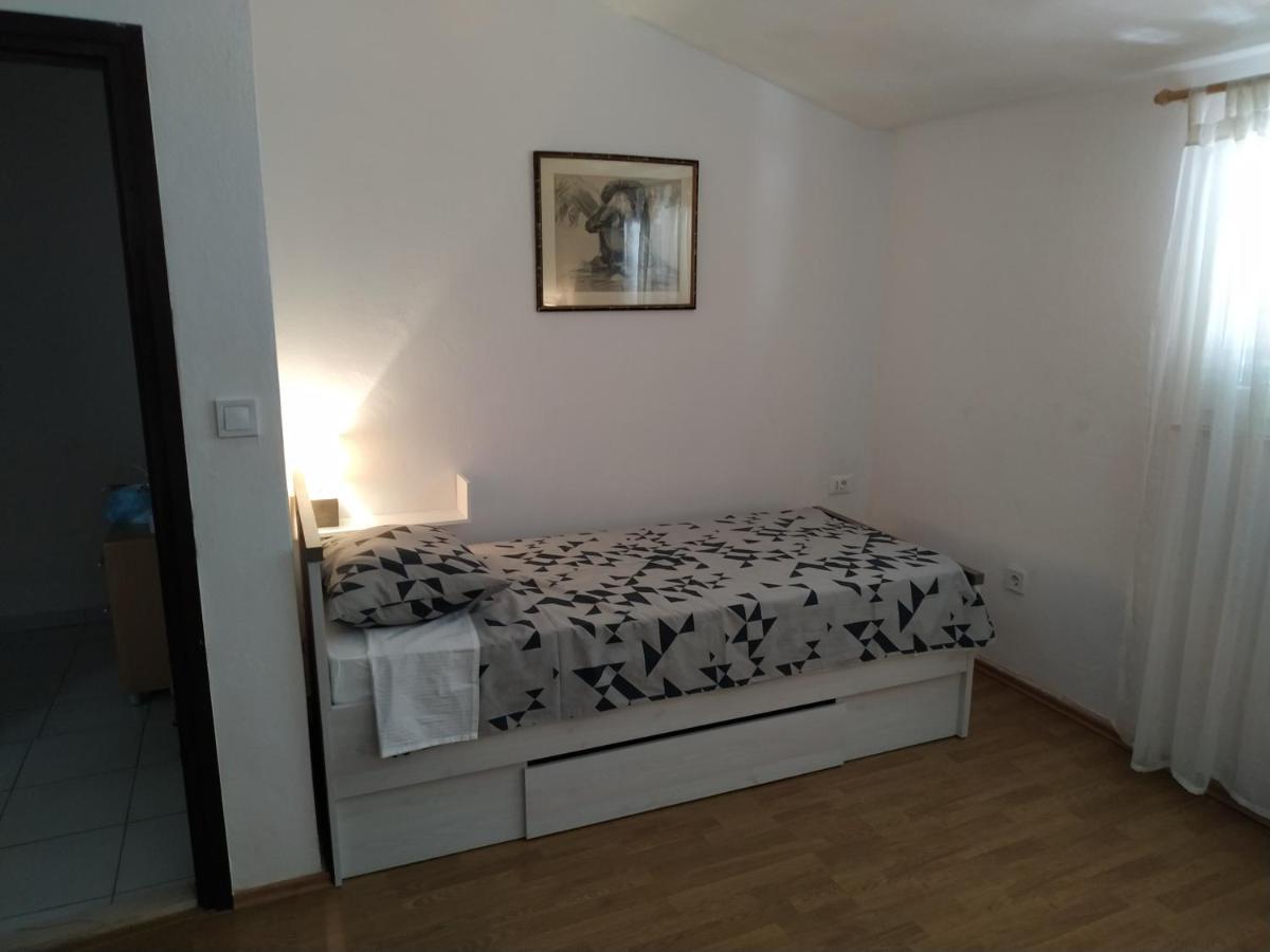 Apartment Marica Spadina Tisno Exterior photo