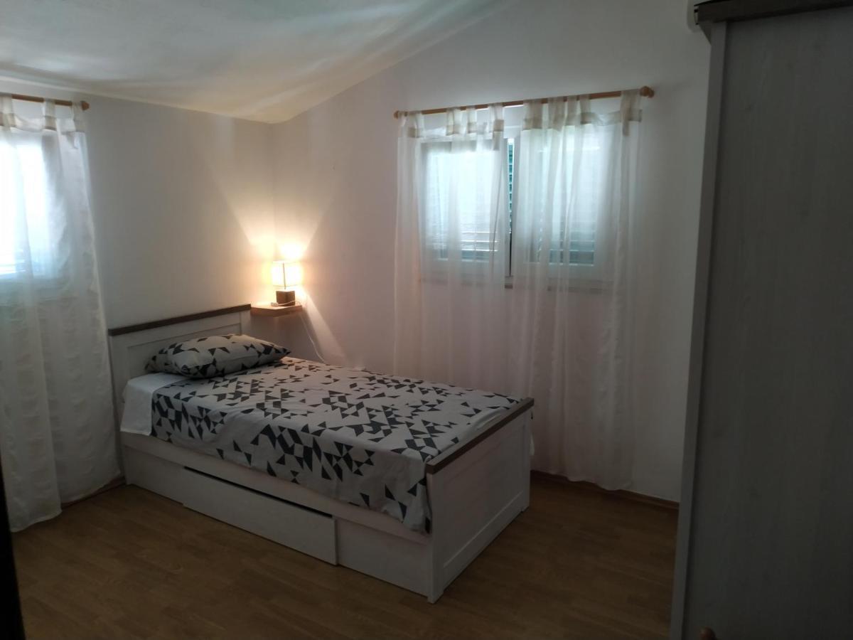 Apartment Marica Spadina Tisno Exterior photo
